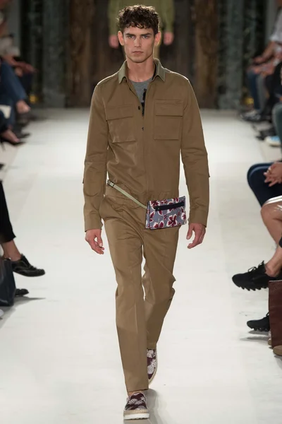Look 23